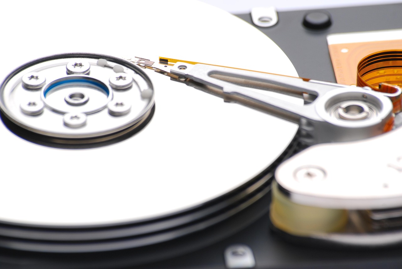 游戏存储选择，固态硬盘（SSD）还是机械硬盘（HDD）